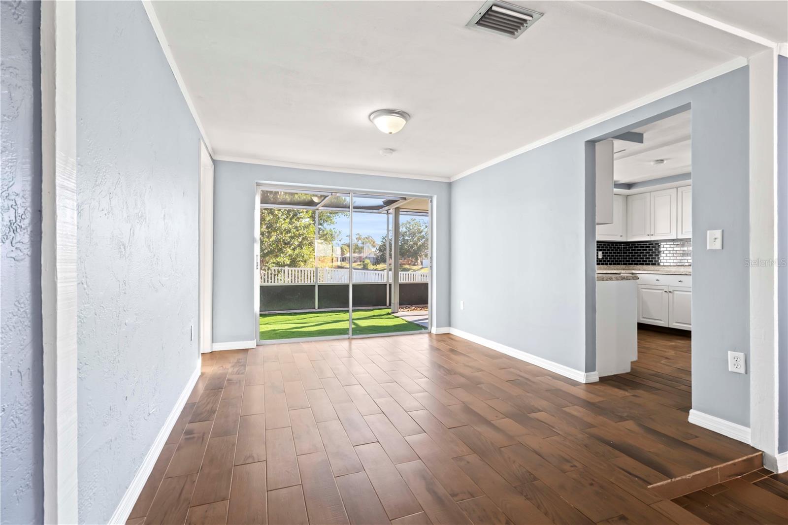 BEACON SQUARE - Residential Lease