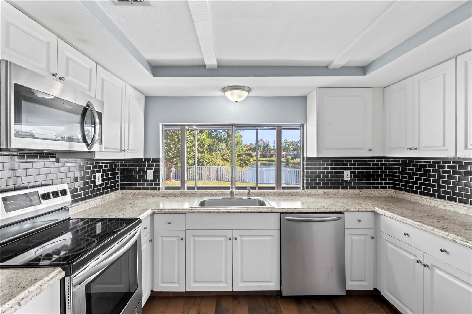 BEACON SQUARE - Residential Lease