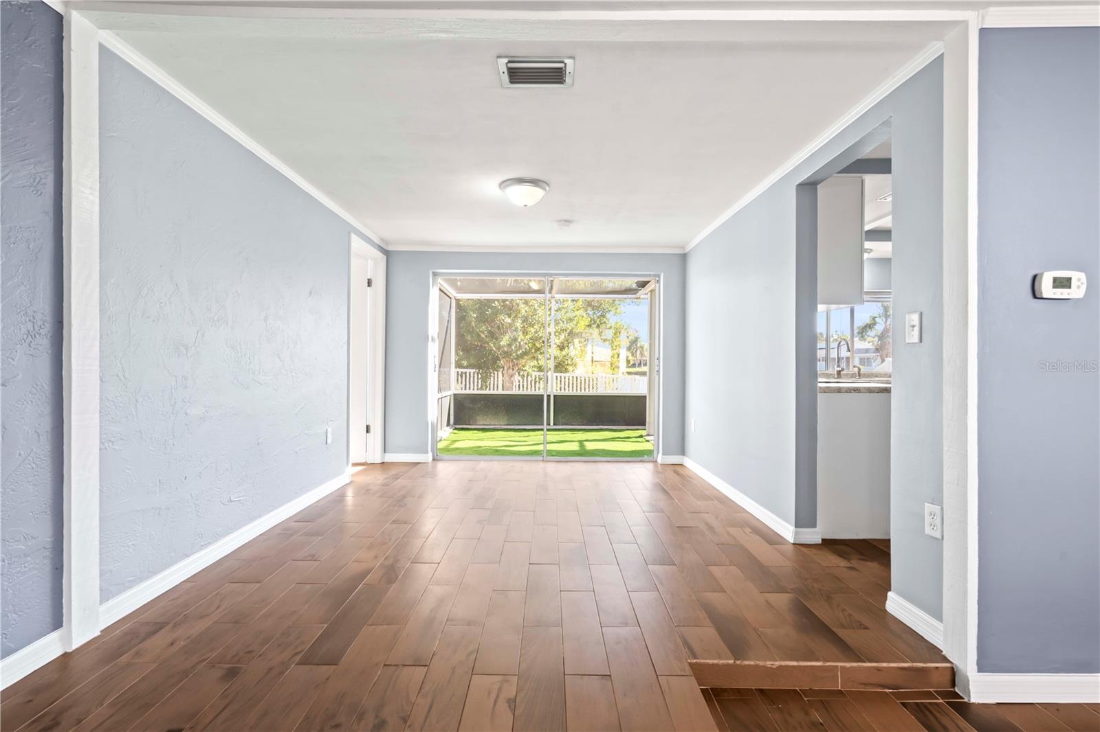 BEACON SQUARE - Residential Lease