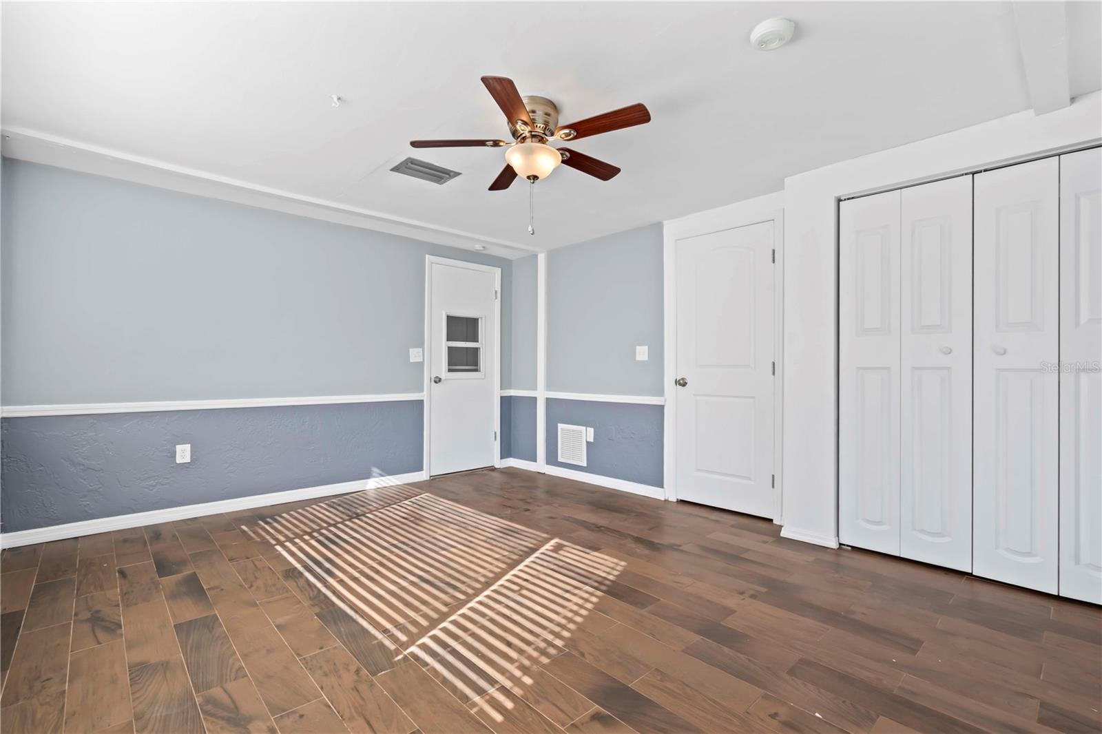 BEACON SQUARE - Residential Lease