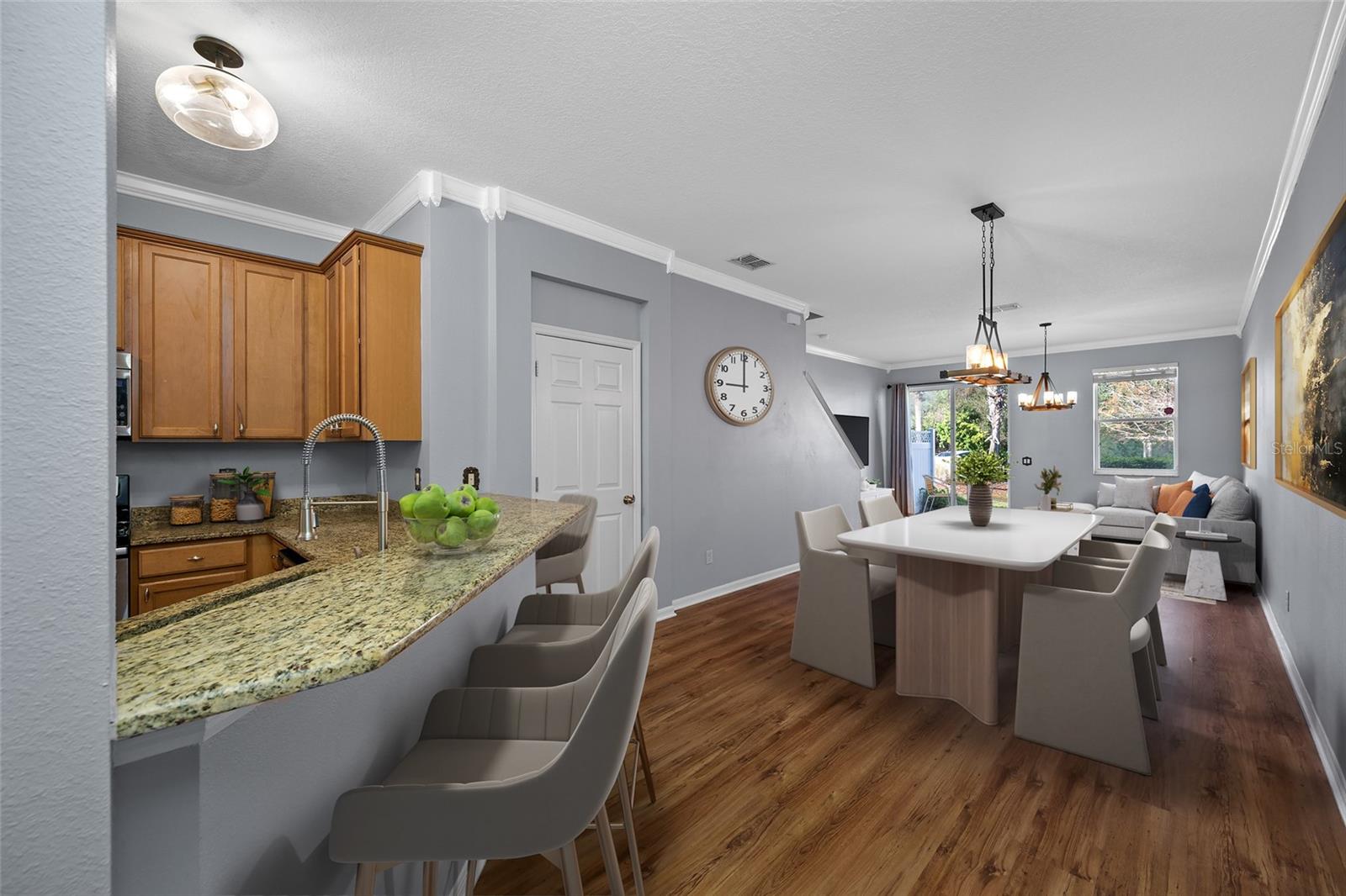 SOUTH HAMPTON - Residential