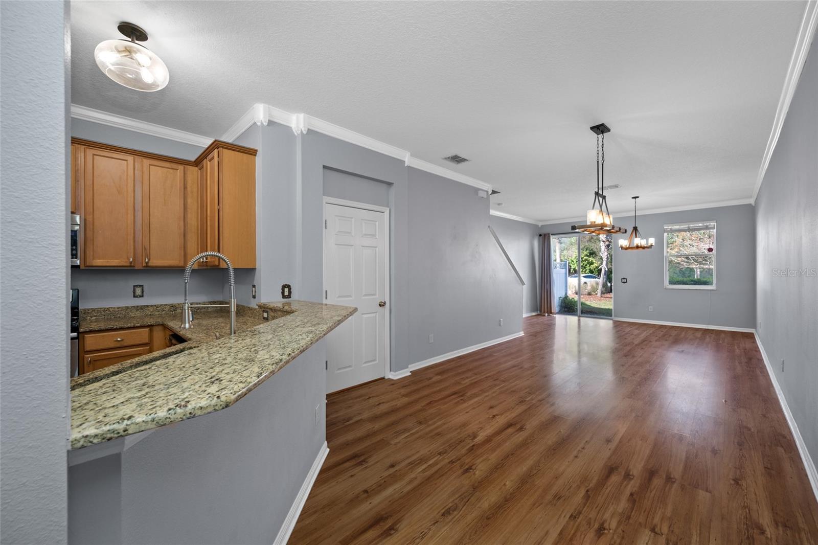 SOUTH HAMPTON - Residential