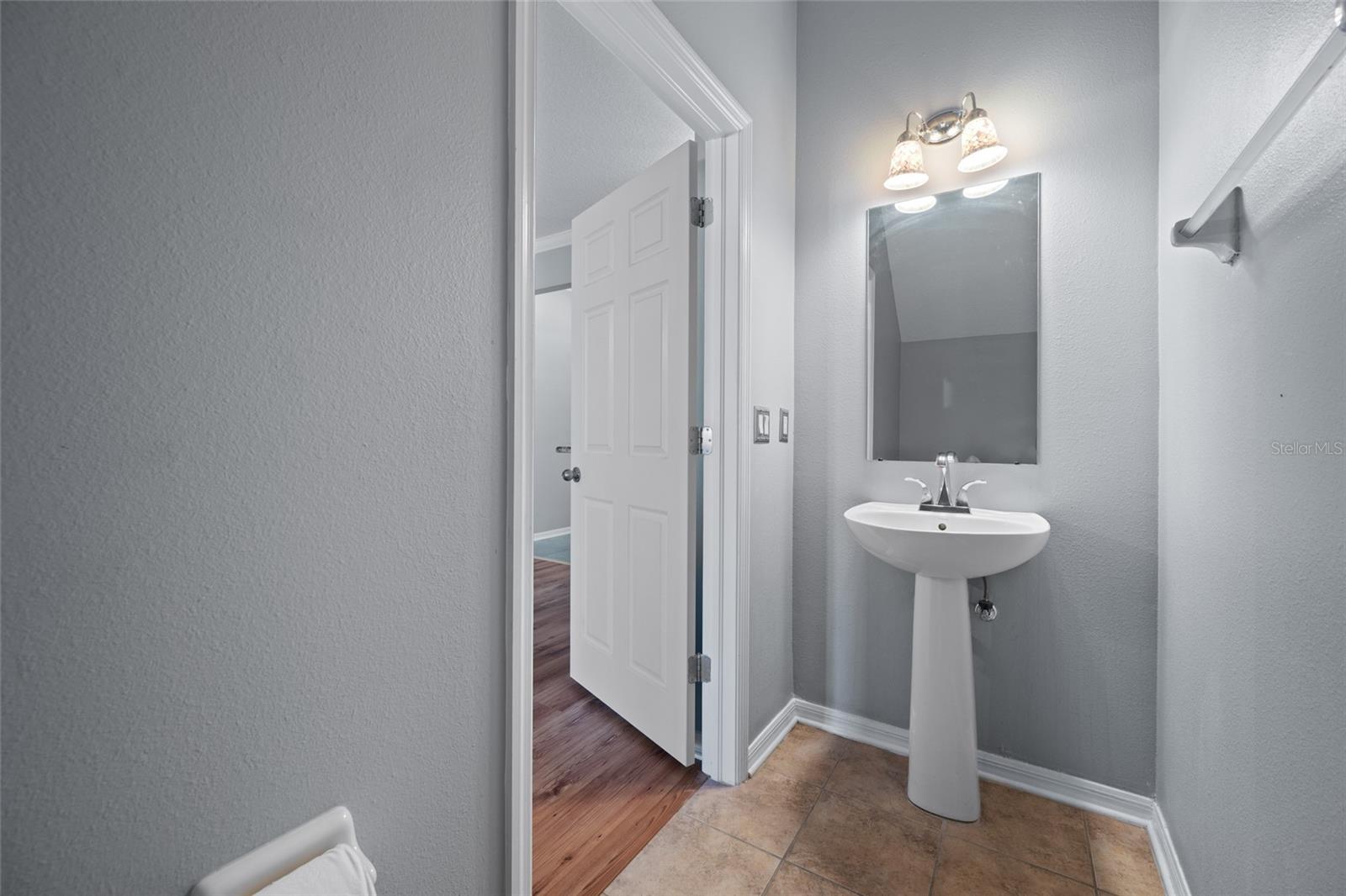 SOUTH HAMPTON - Residential