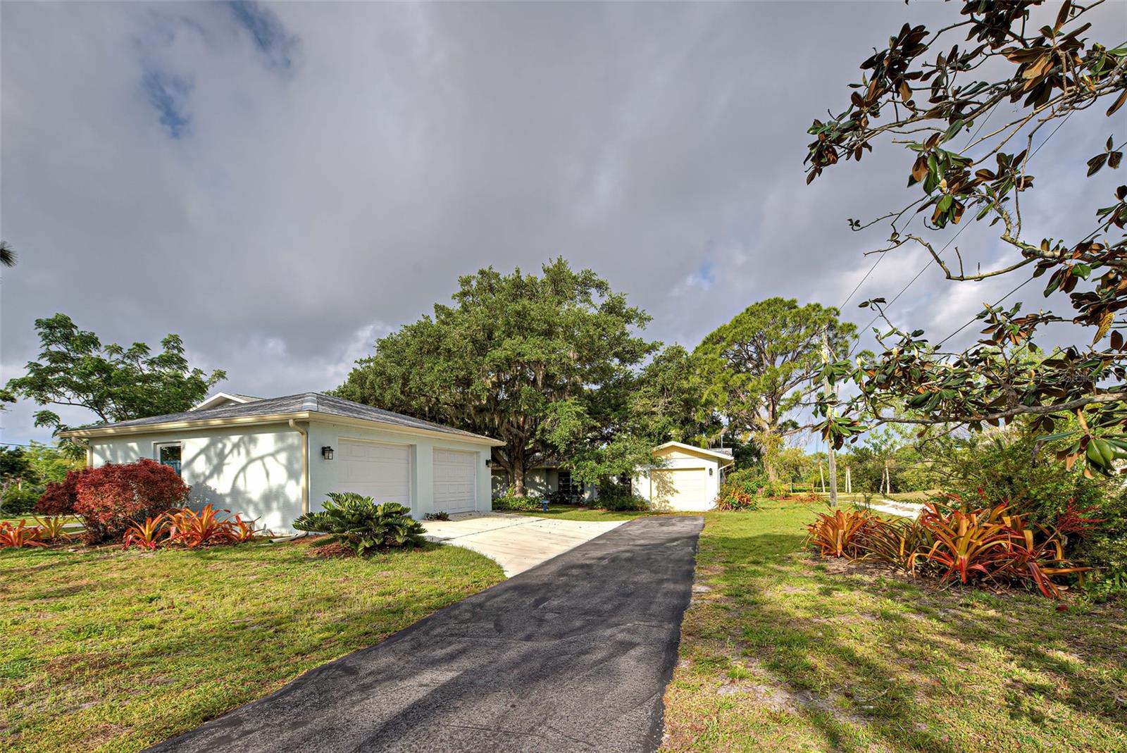 110 S OXFORD DRIVE