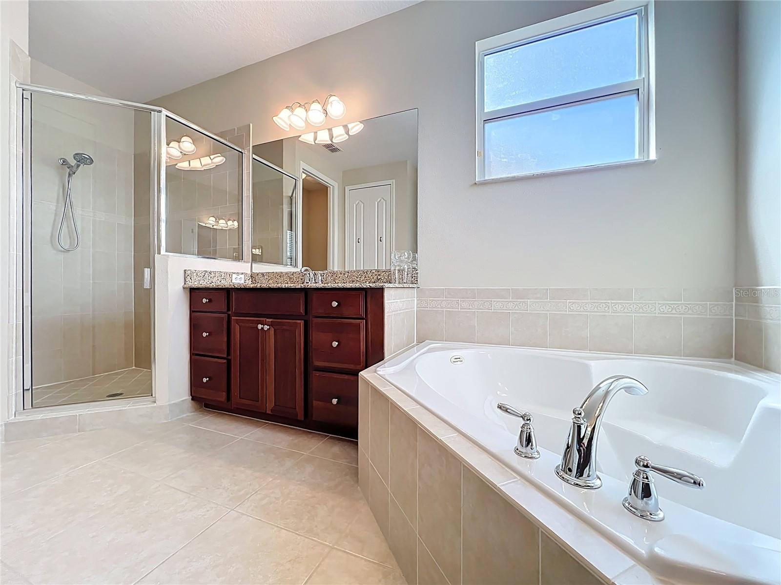 PRESTON SQUARE - Residential