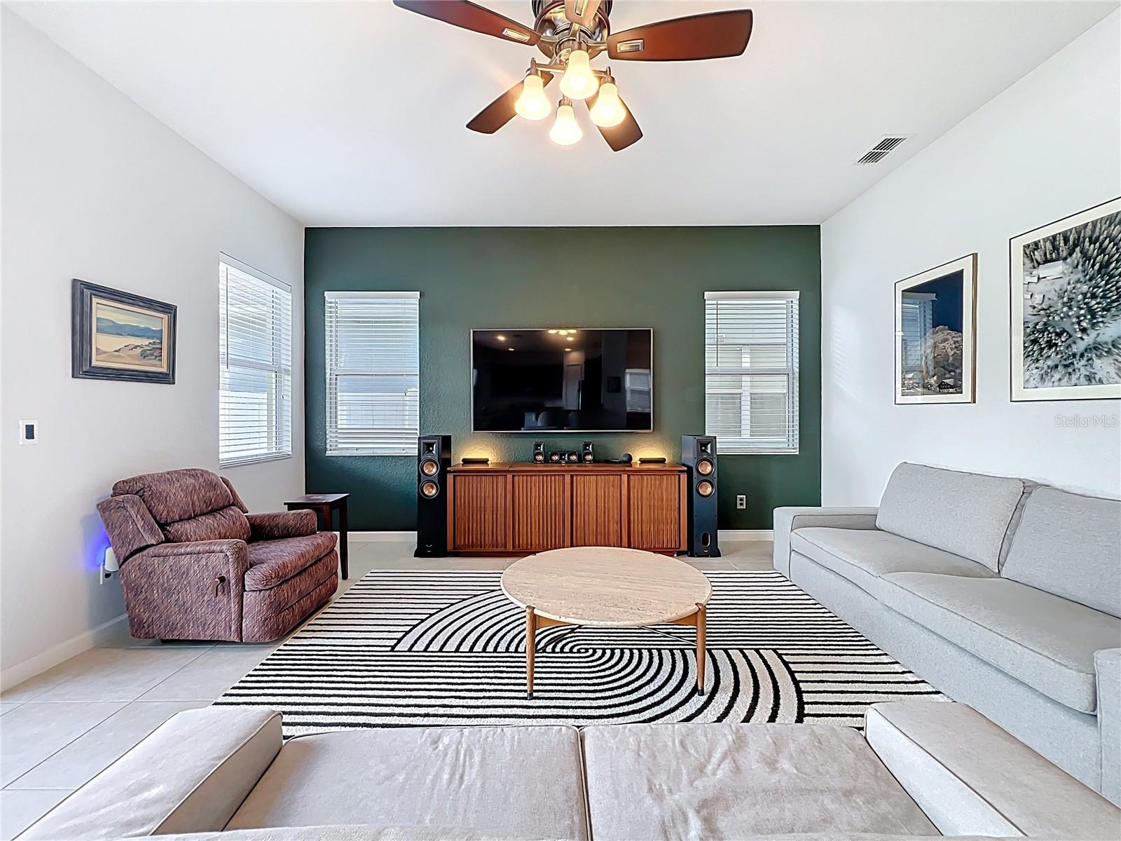 PRESTON SQUARE - Residential