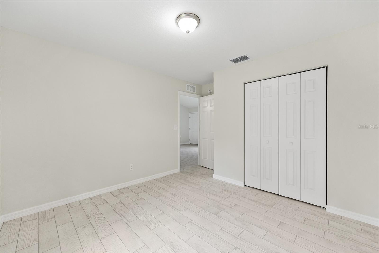 SILVER SPGS SHORES UN 18 - Residential