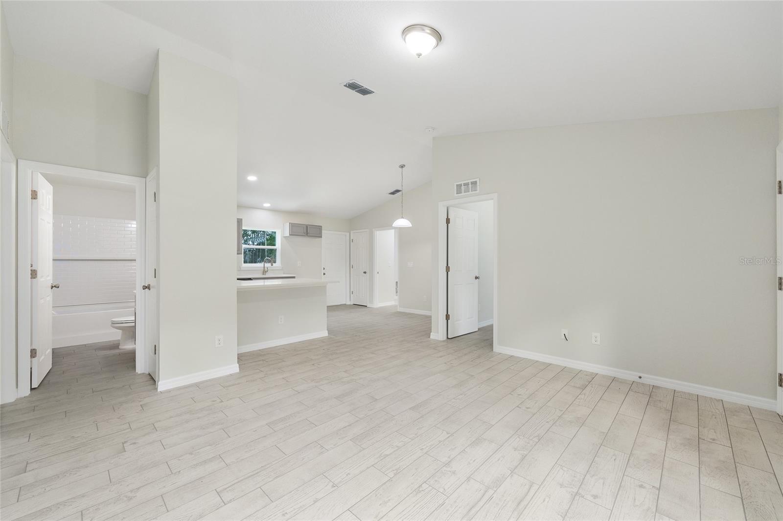 SILVER SPGS SHORES UN 18 - Residential