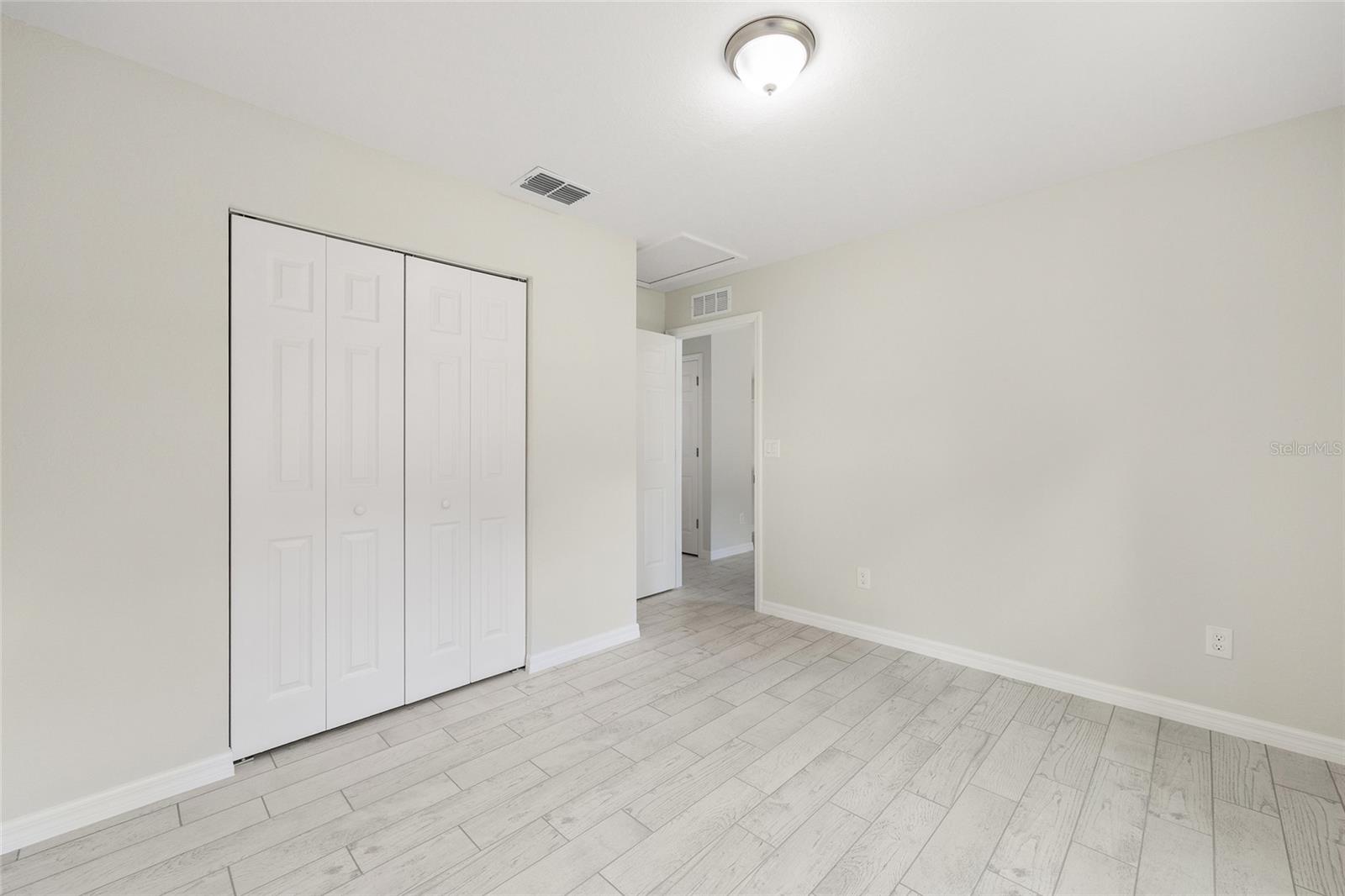 SILVER SPGS SHORES UN 18 - Residential