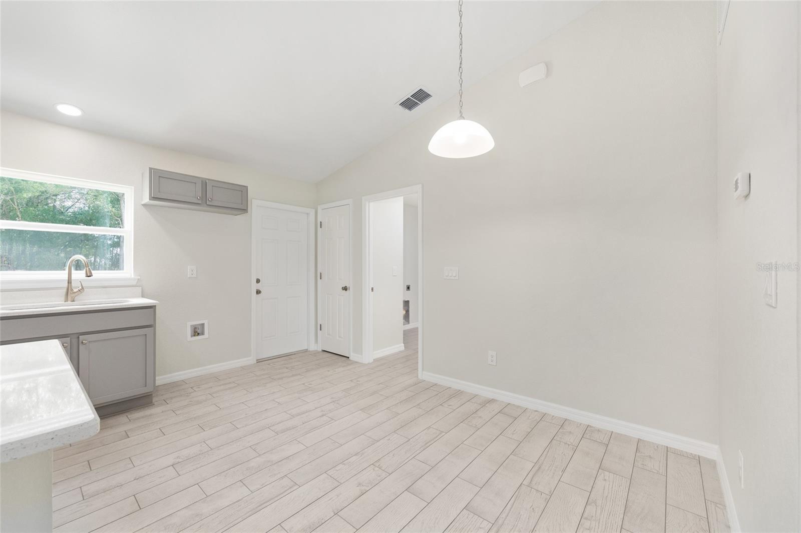 SILVER SPGS SHORES UN 18 - Residential