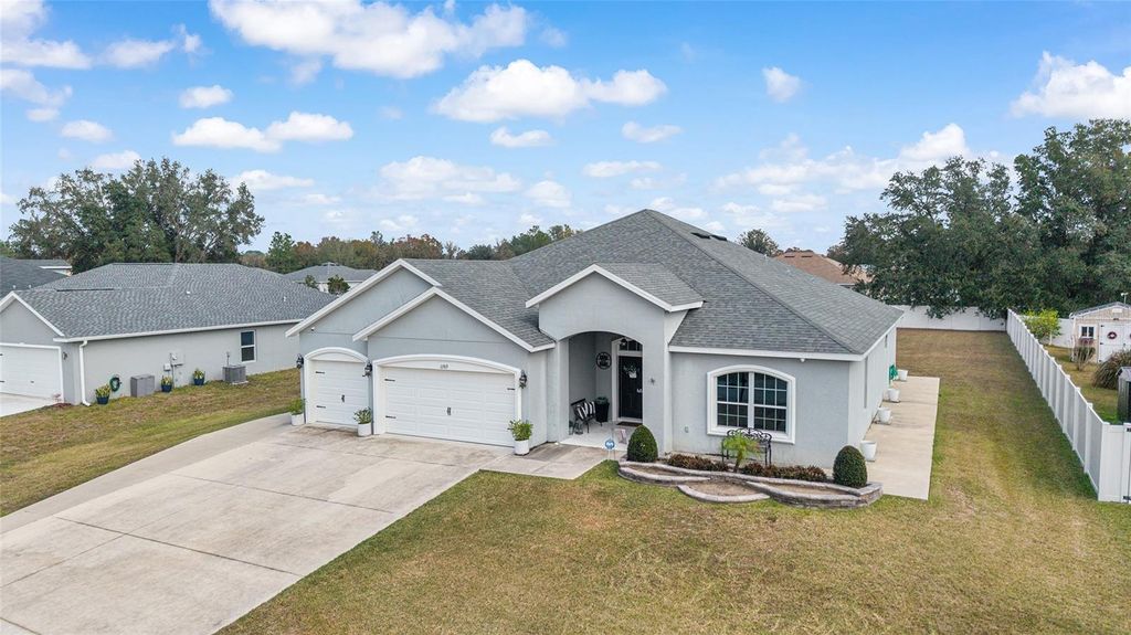 Photo of 11769 SW 60th Court, Ocala, FL 34476 (MLS # OM715905)
