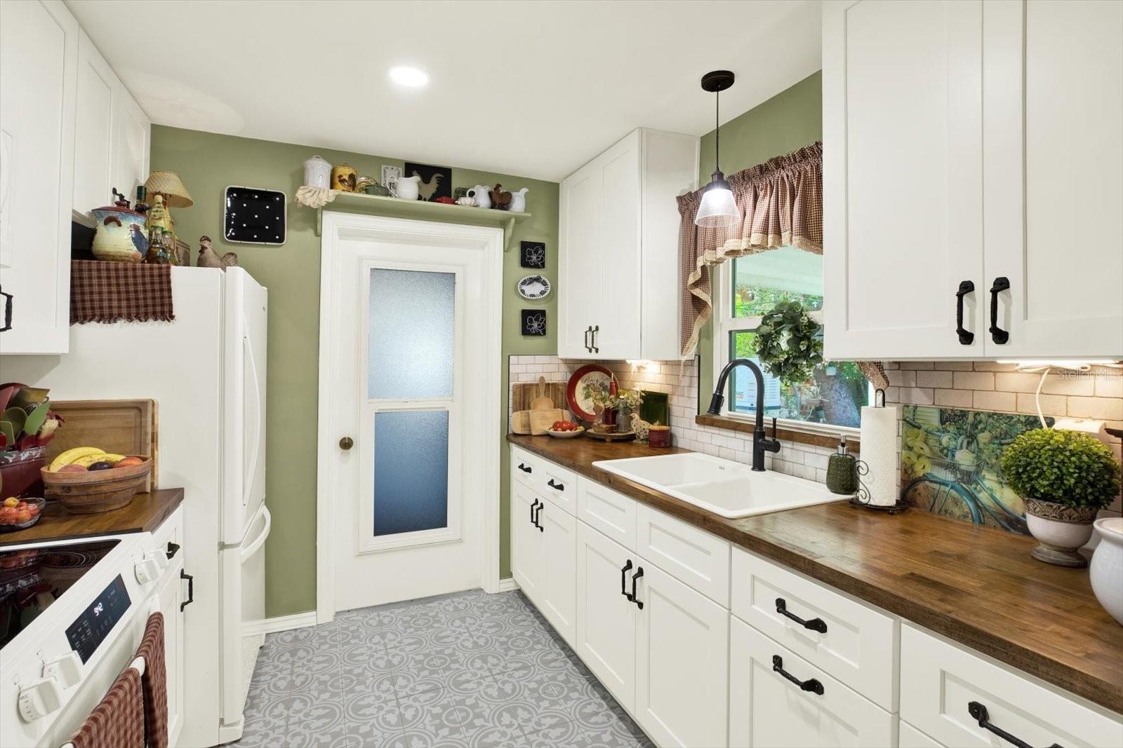 LIDO BEACH 1ST ADD - Residential