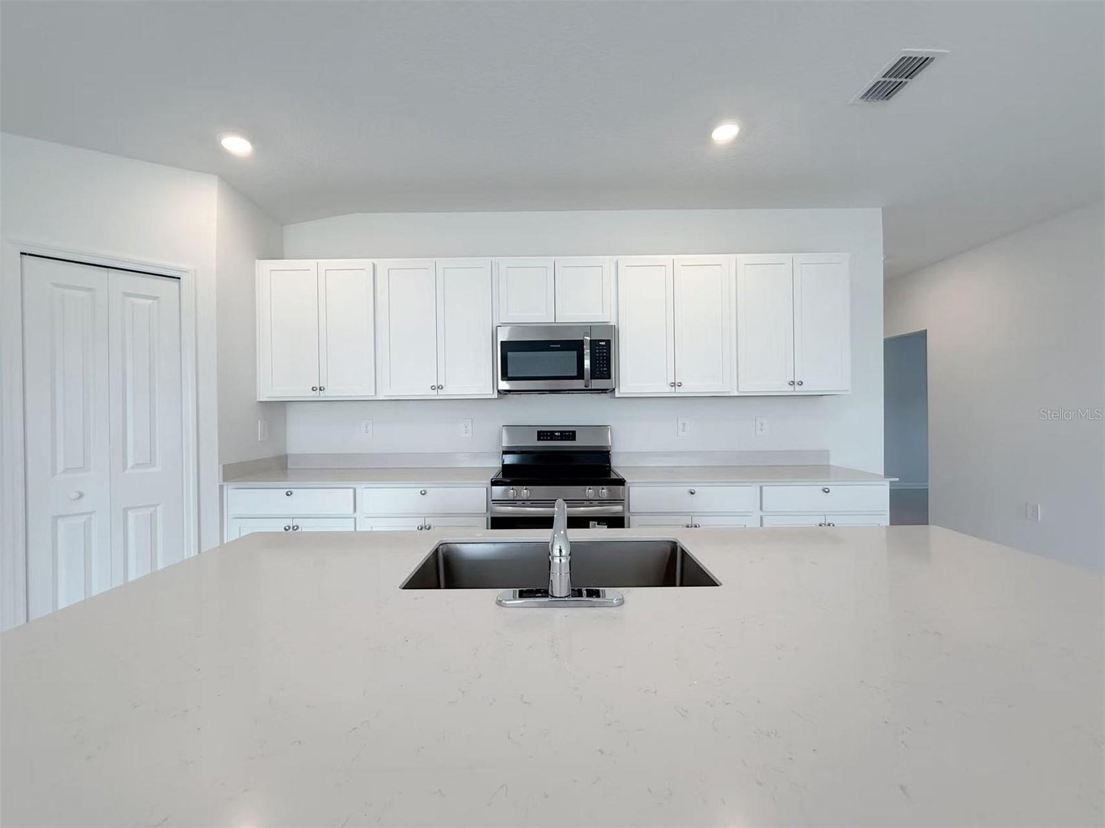 HUNT CLUB/LK WALES PH 1 - Residential Lease
