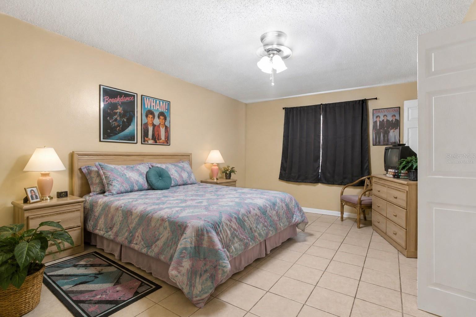 PALM LAKES ESTATES - Residential Income