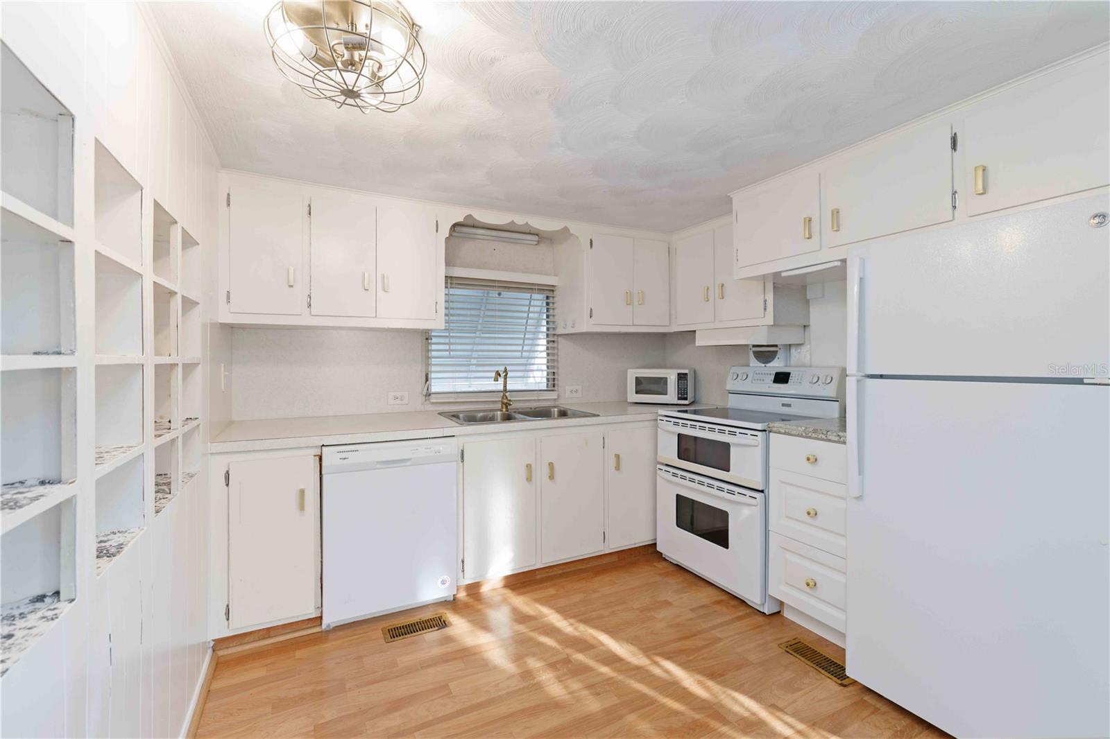 DE SOTO COMMUNITY UNIT ONE - Residential