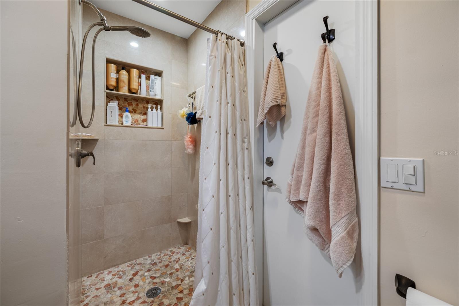 GARDEN MANOR SEC 3 - Residential