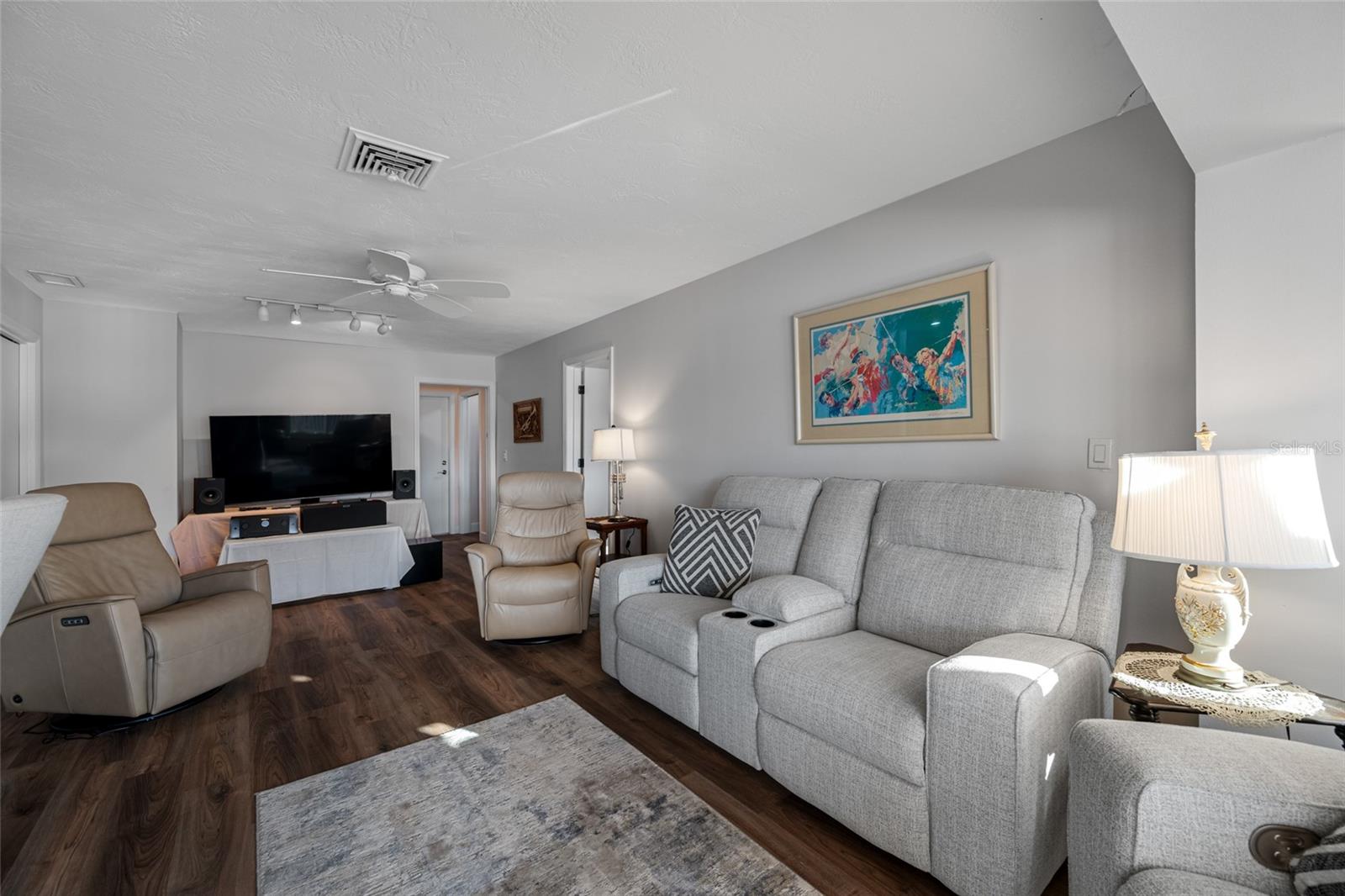 GARDEN MANOR SEC 3 - Residential