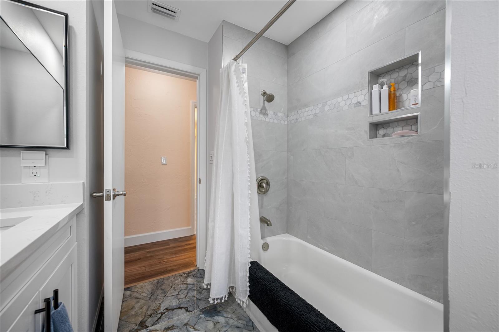 GARDEN MANOR SEC 3 - Residential