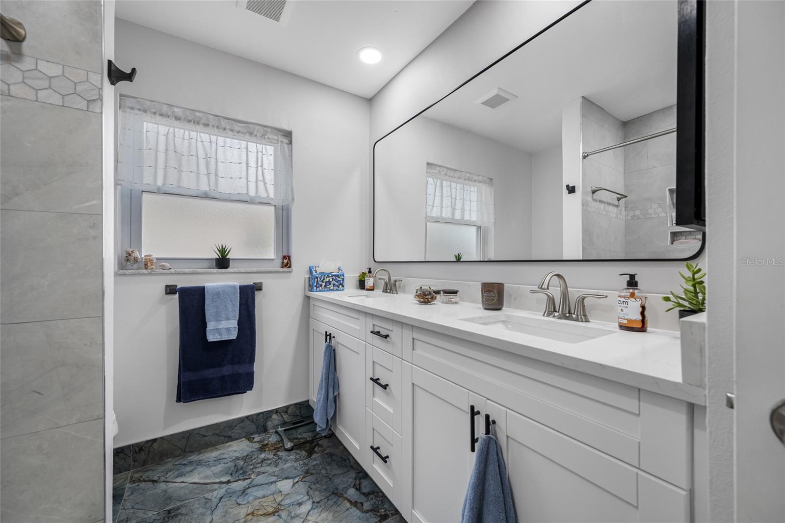 GARDEN MANOR SEC 3 - Residential