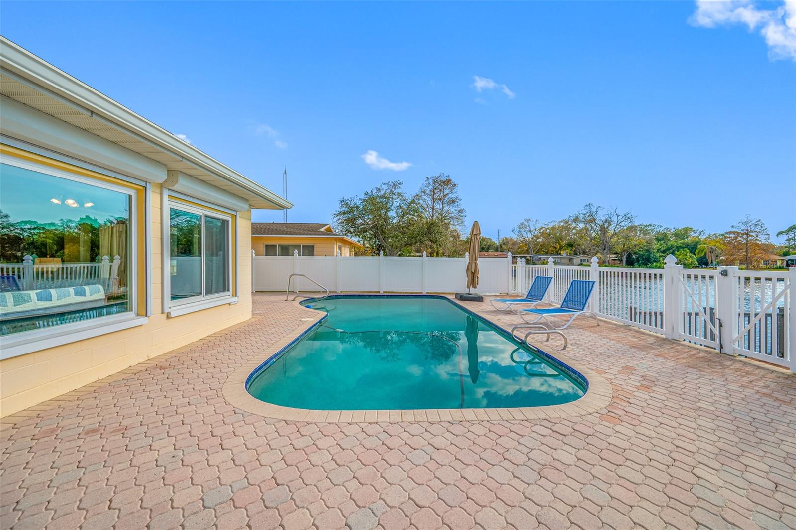 GARDEN MANOR SEC 3 - Residential