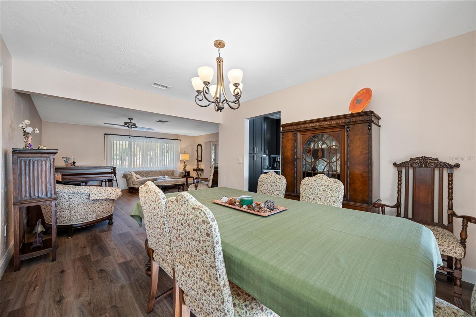 GARDEN MANOR SEC 3 - Residential