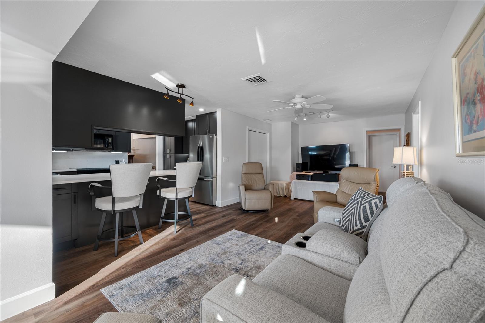 GARDEN MANOR SEC 3 - Residential