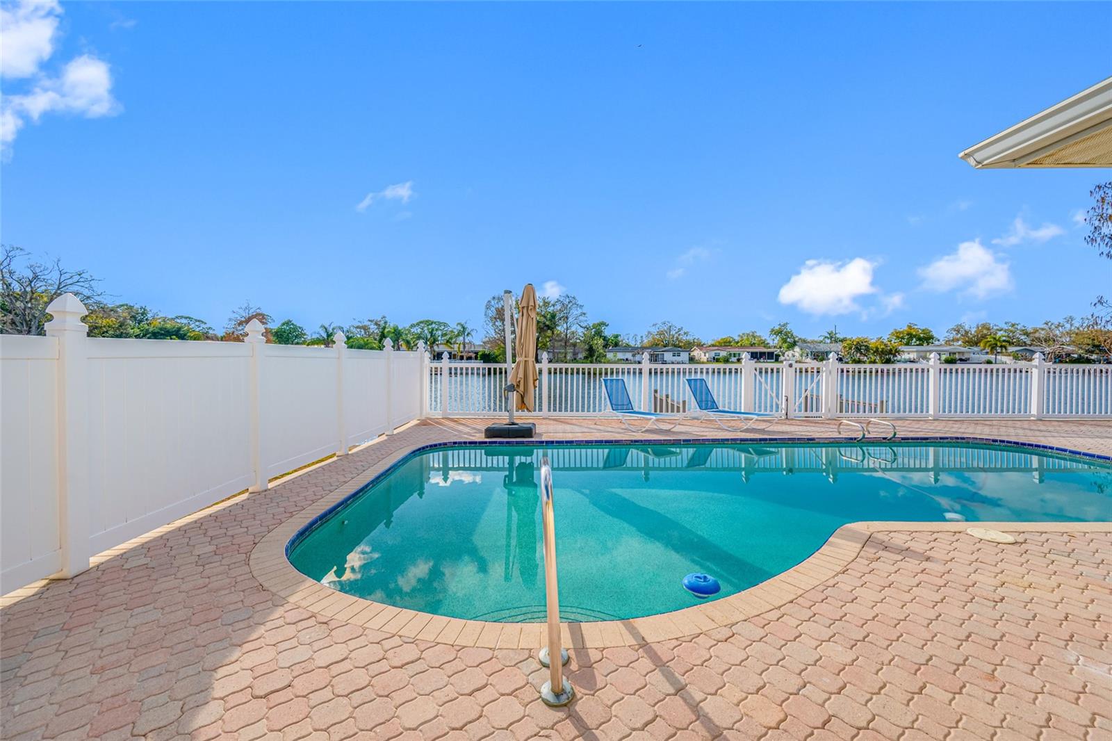 GARDEN MANOR SEC 3 - Residential