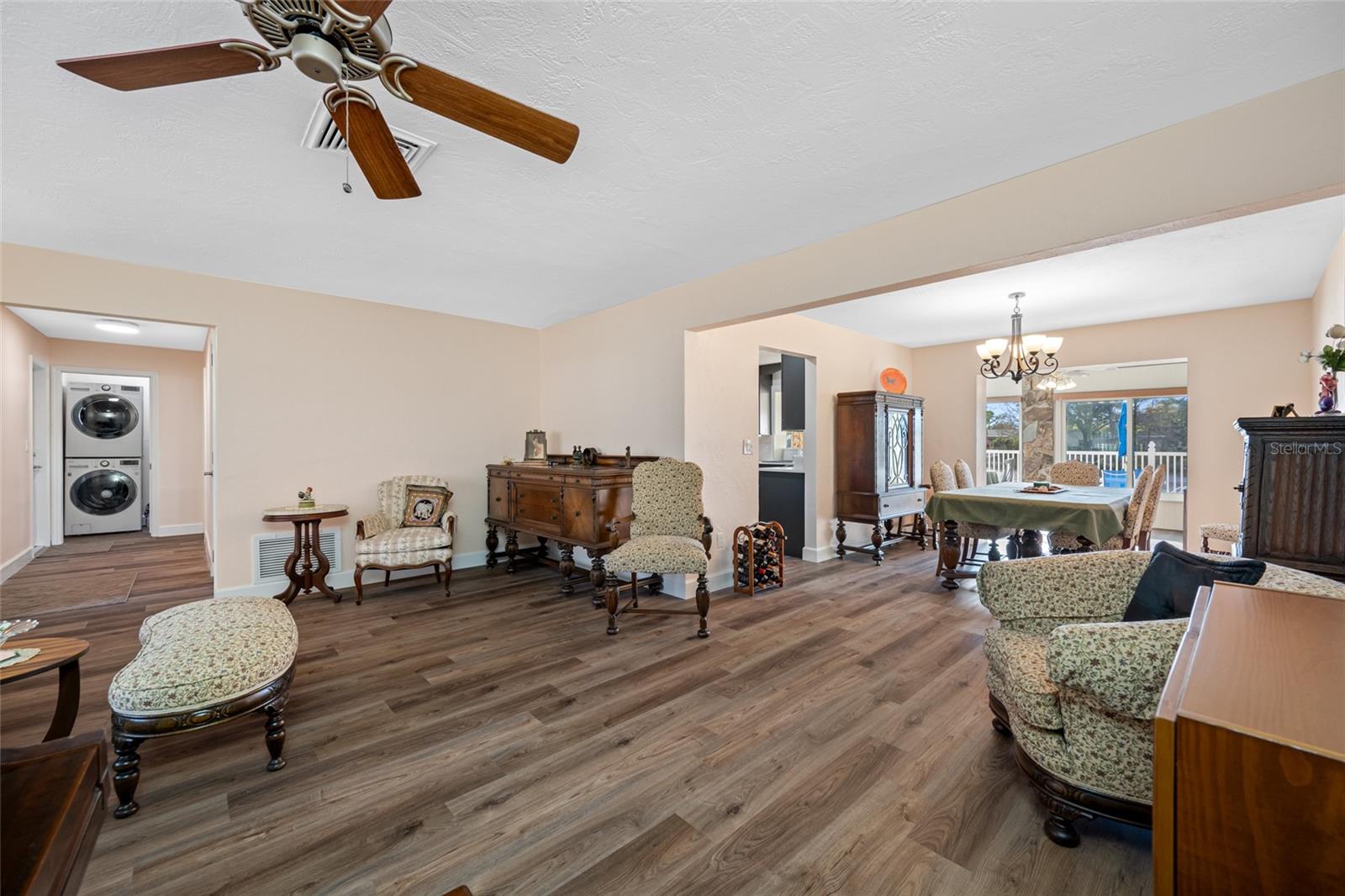 GARDEN MANOR SEC 3 - Residential