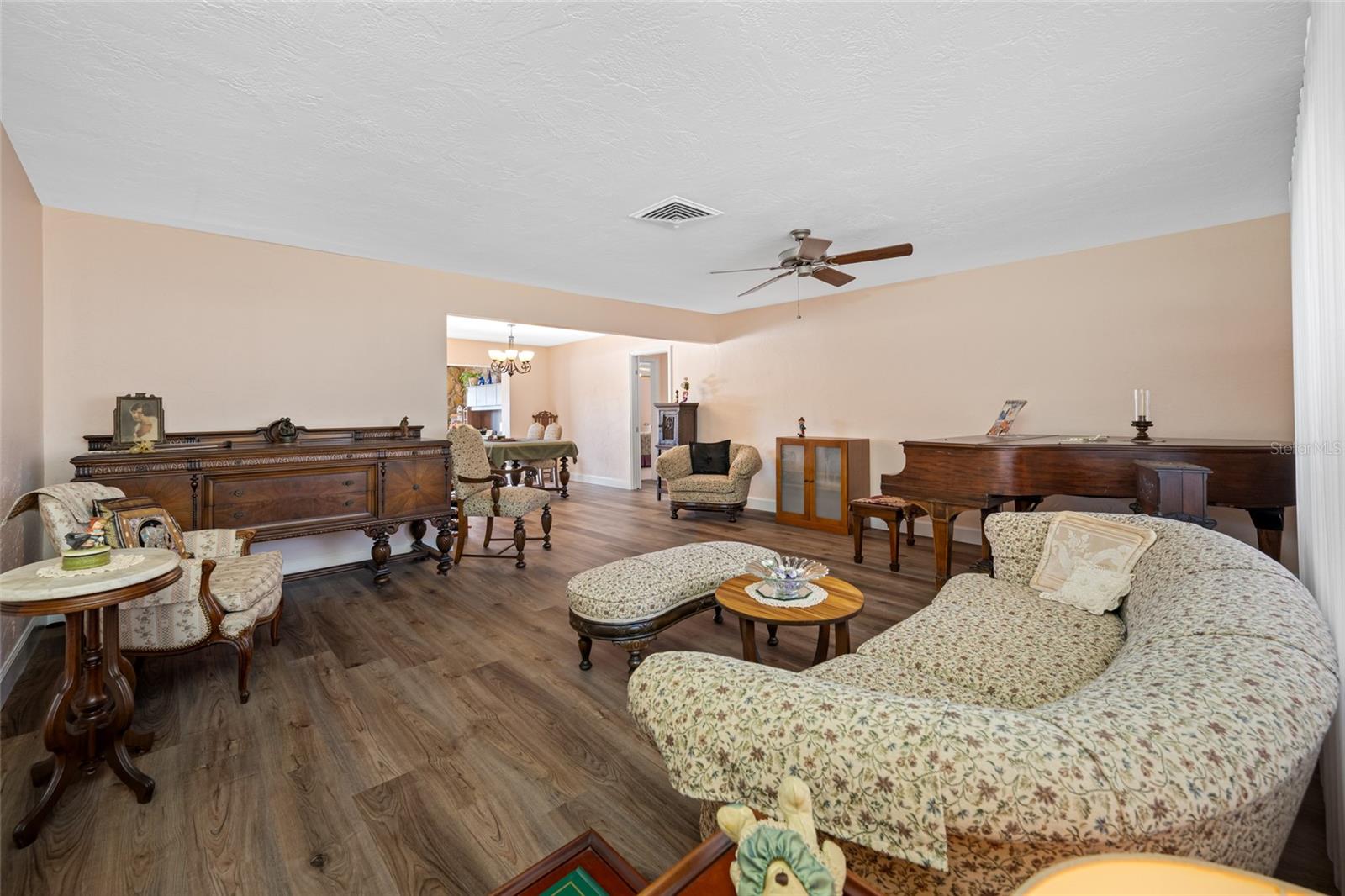 GARDEN MANOR SEC 3 - Residential