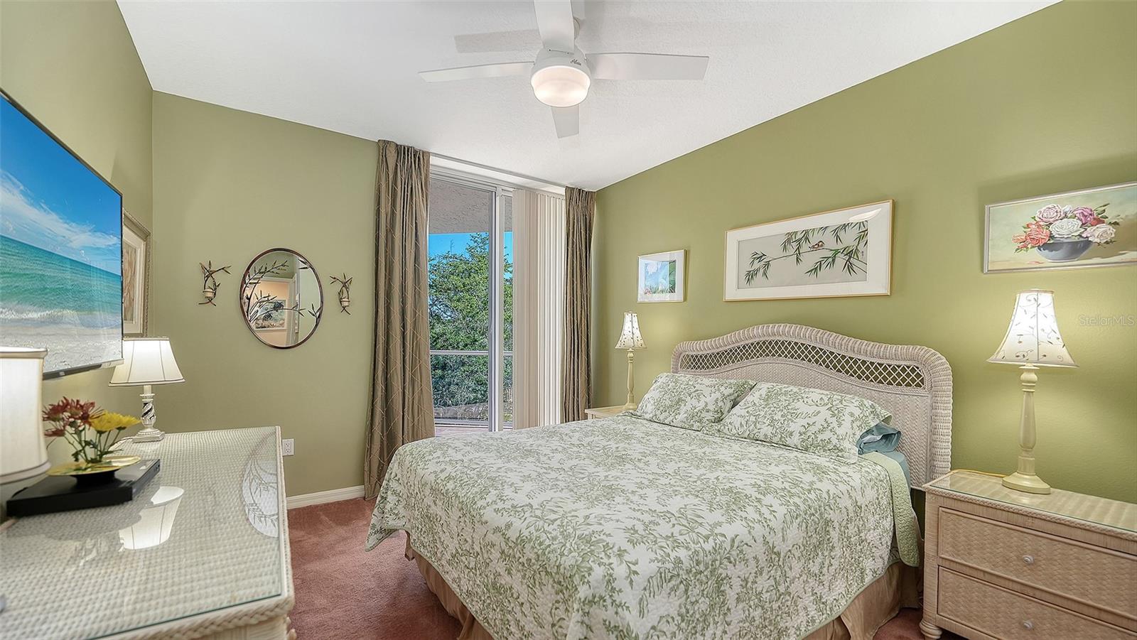 L ELEGANCE ON LIDO BEACH - Residential