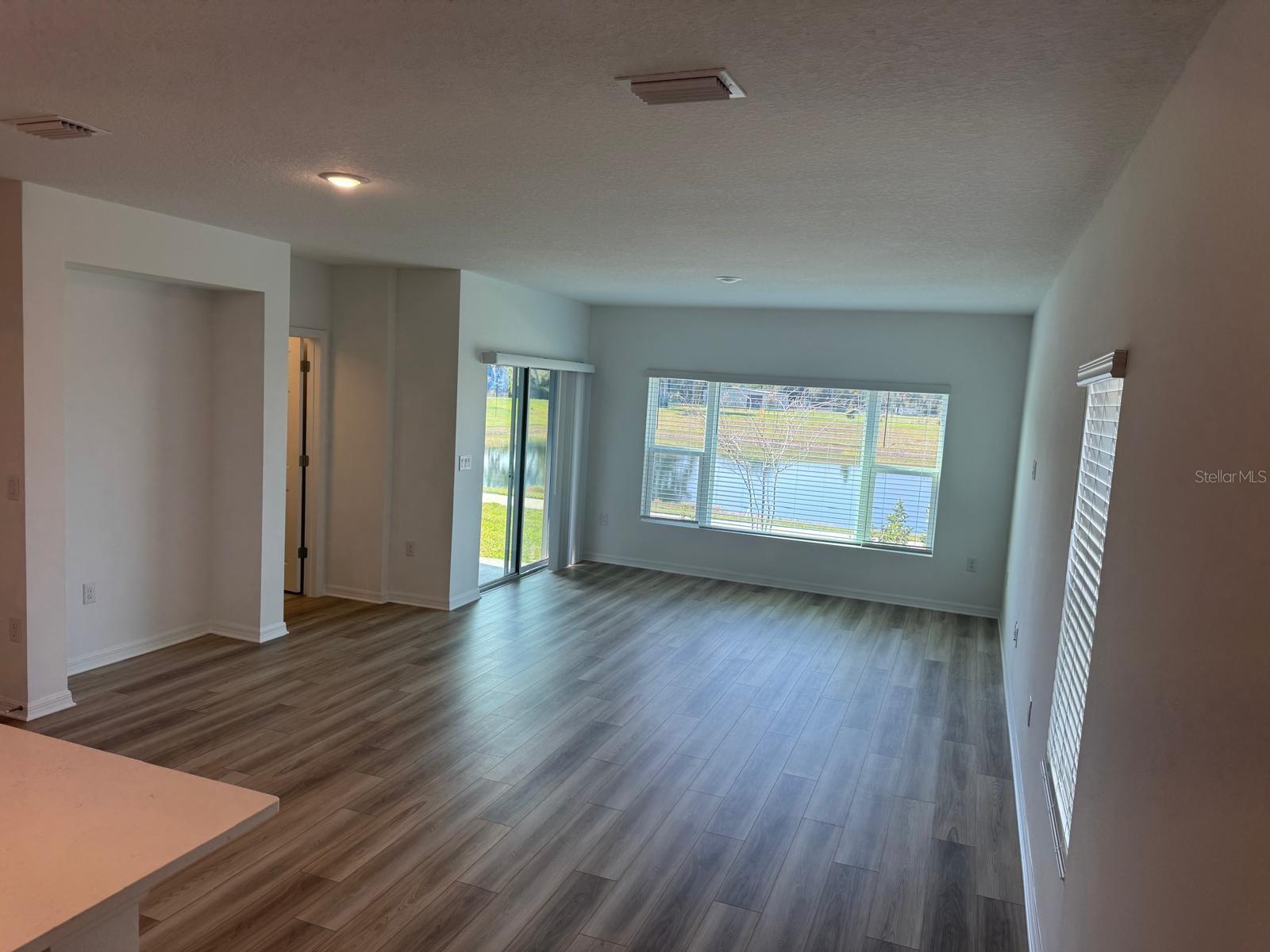 THOMPSON VILLAGE - Residential Lease