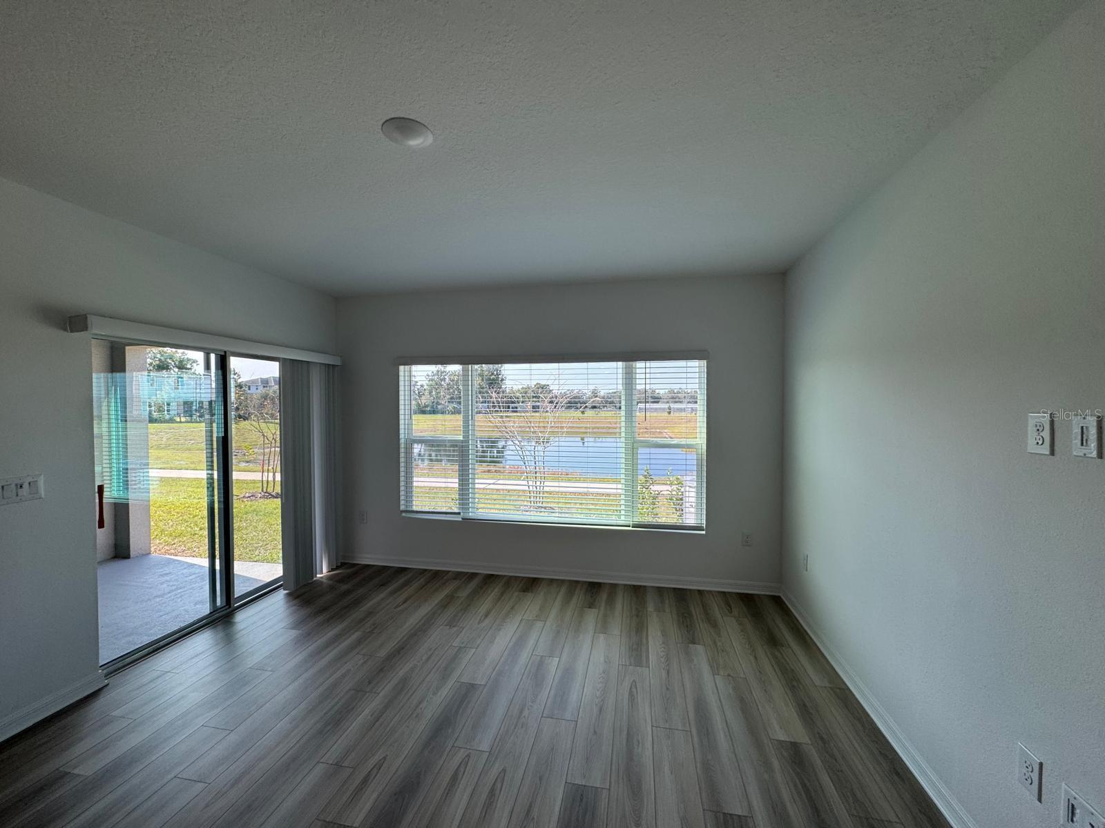 THOMPSON VILLAGE - Residential Lease