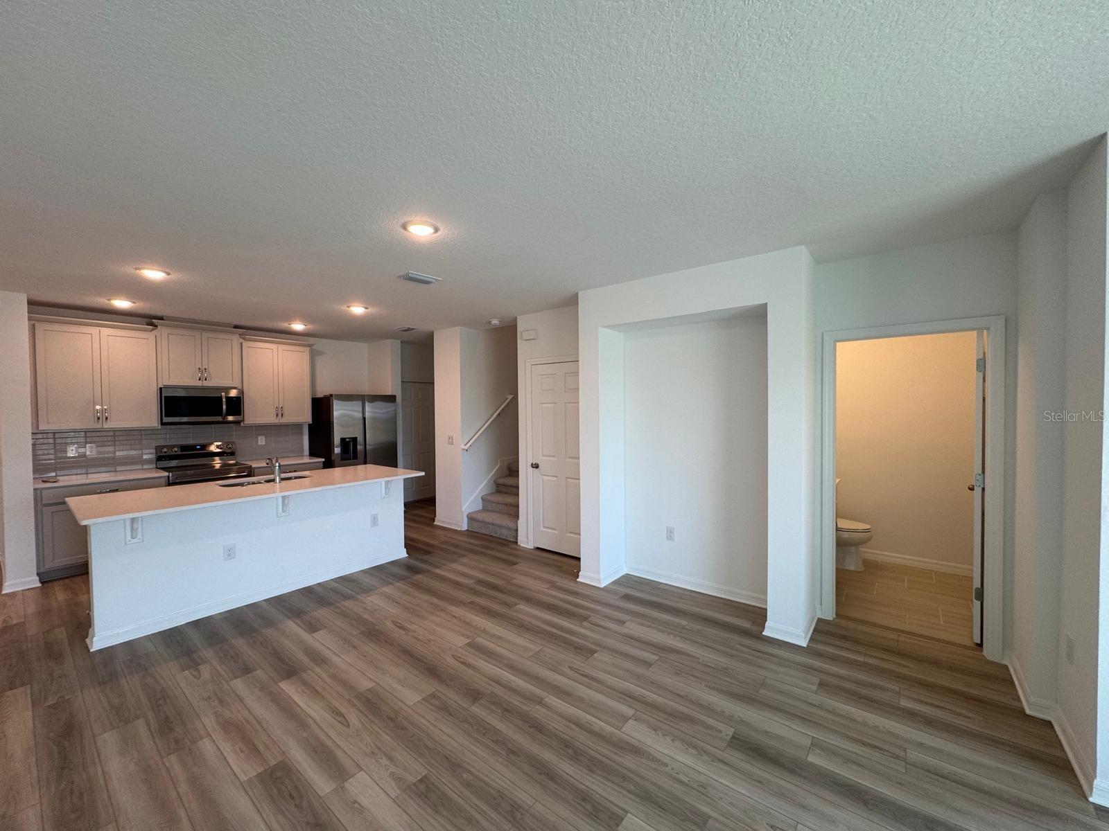 THOMPSON VILLAGE - Residential Lease