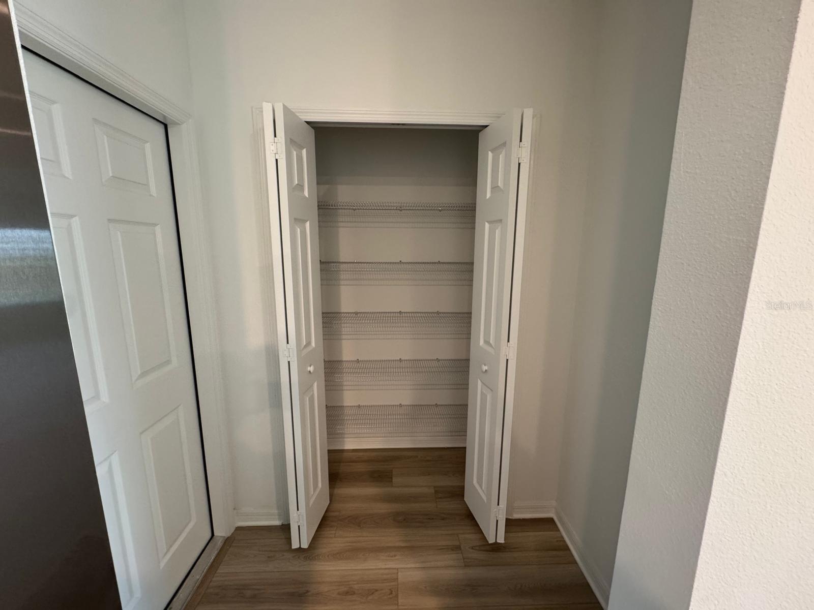 THOMPSON VILLAGE - Residential Lease