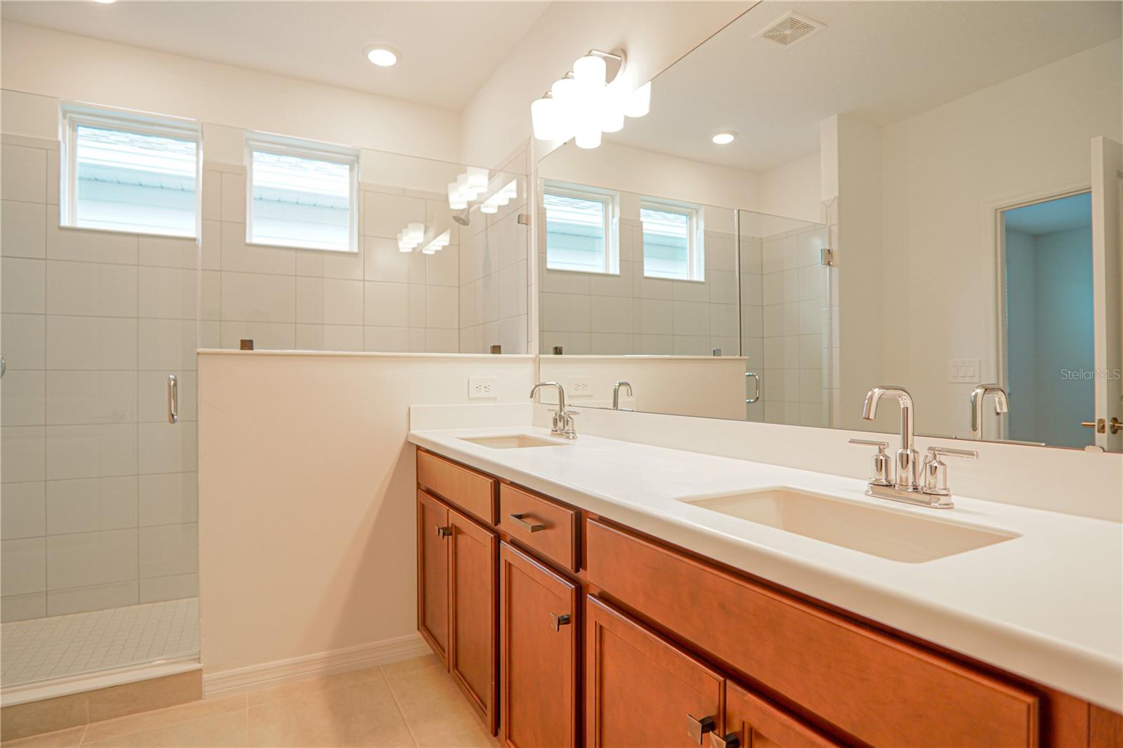 HARVEST/OVATION - Residential Lease