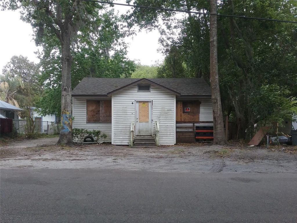 Photo of 1815 NE 16th Way, Gainesville, FL 32609 (MLS # GC539811)