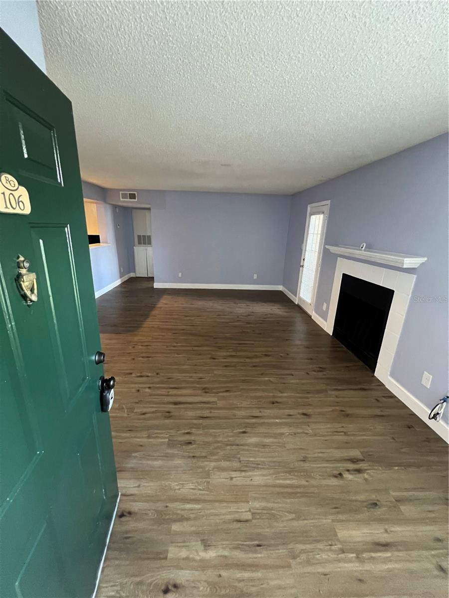 5587 DEVONBRIAR WAY 106