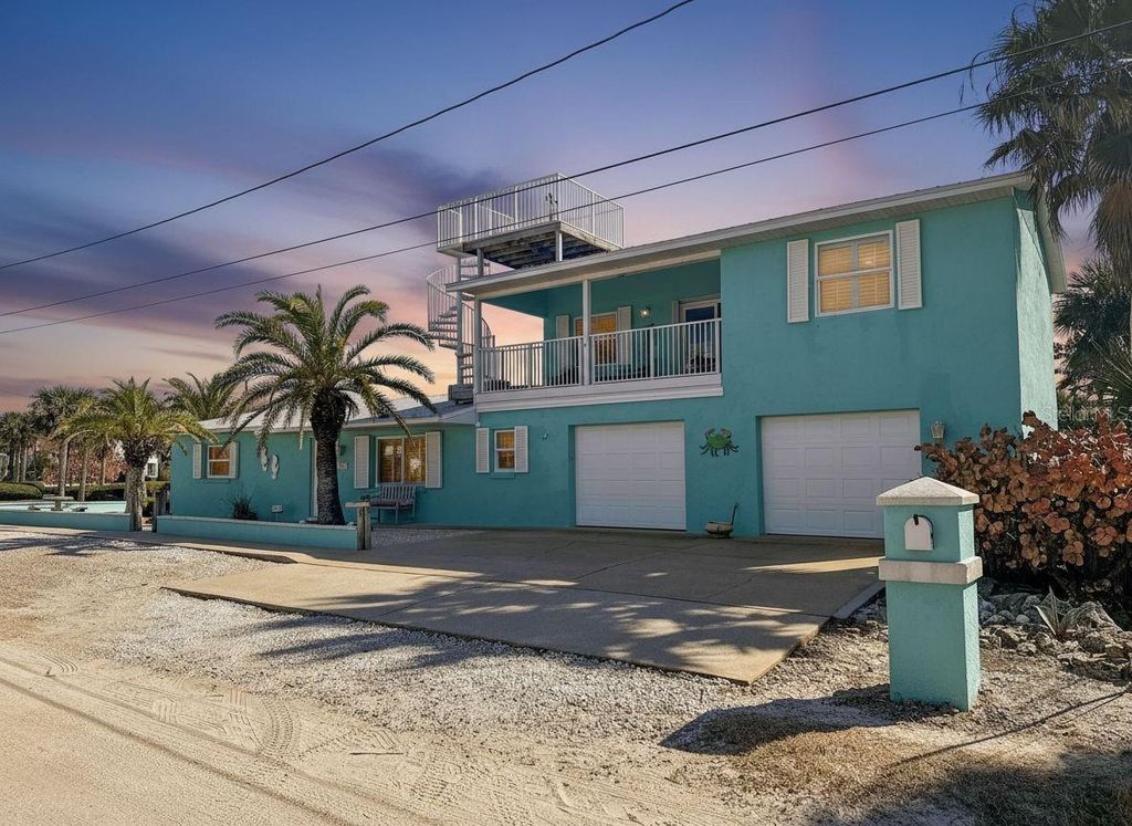 Photo of 923 Locust Street, New Smyrna Beach, FL 32169 (MLS # NS1087377)