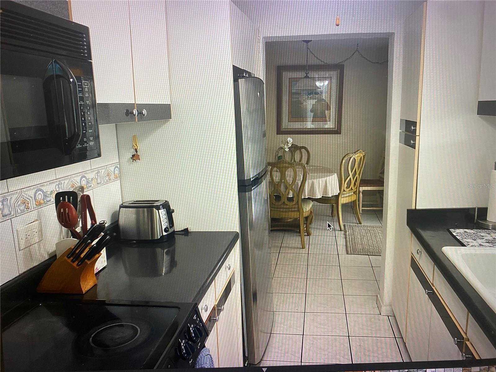 JARDINES DE COUNTRY CLUB - Residential Lease