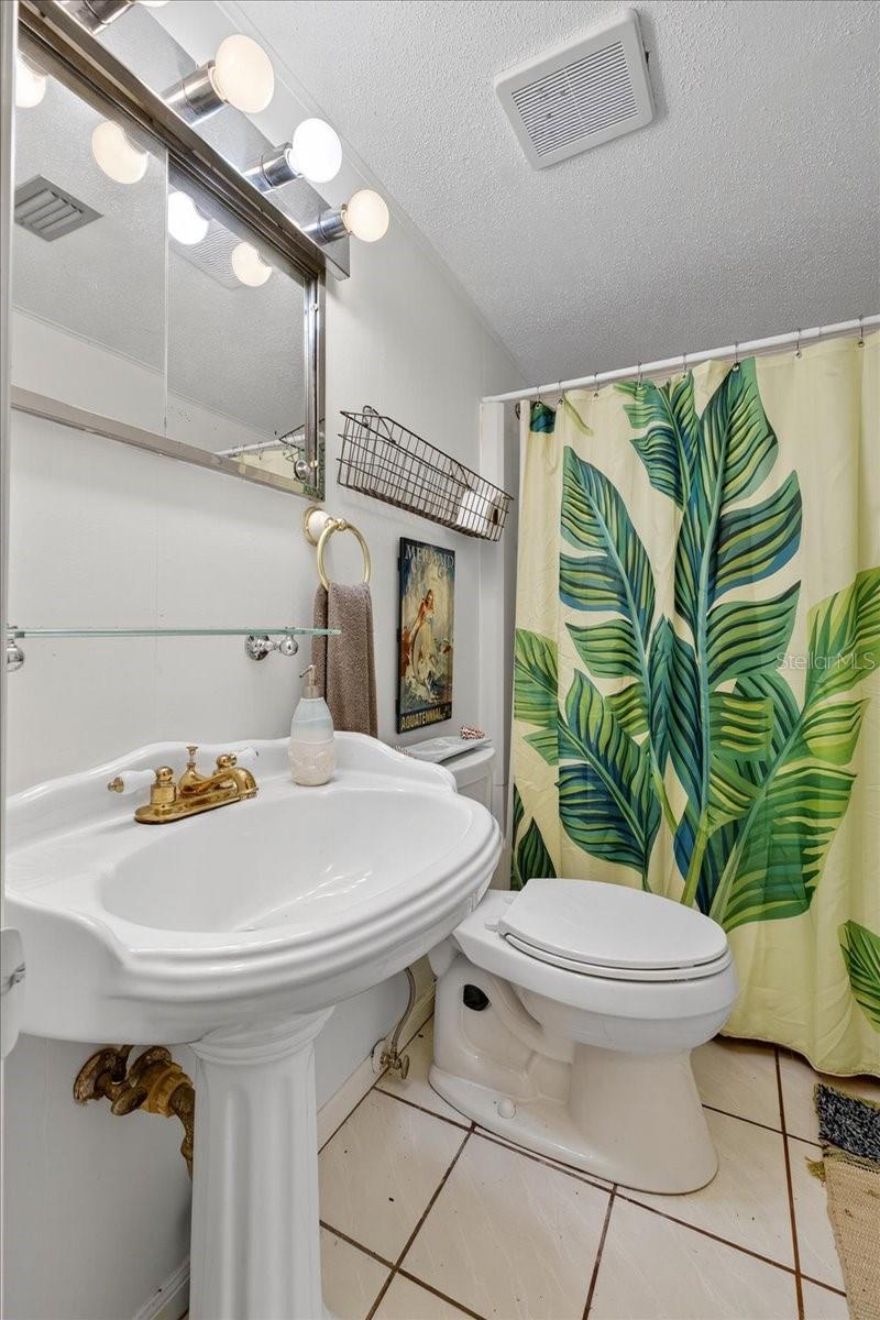 WEST INDIAN LAKE HEIGHTS - Residential