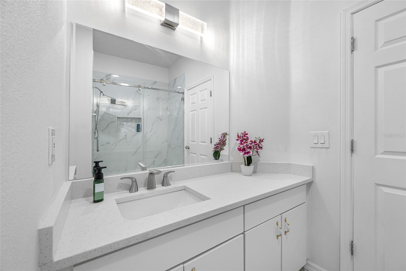 WHISPERING OAKS SECOND ADDITIO - Residential