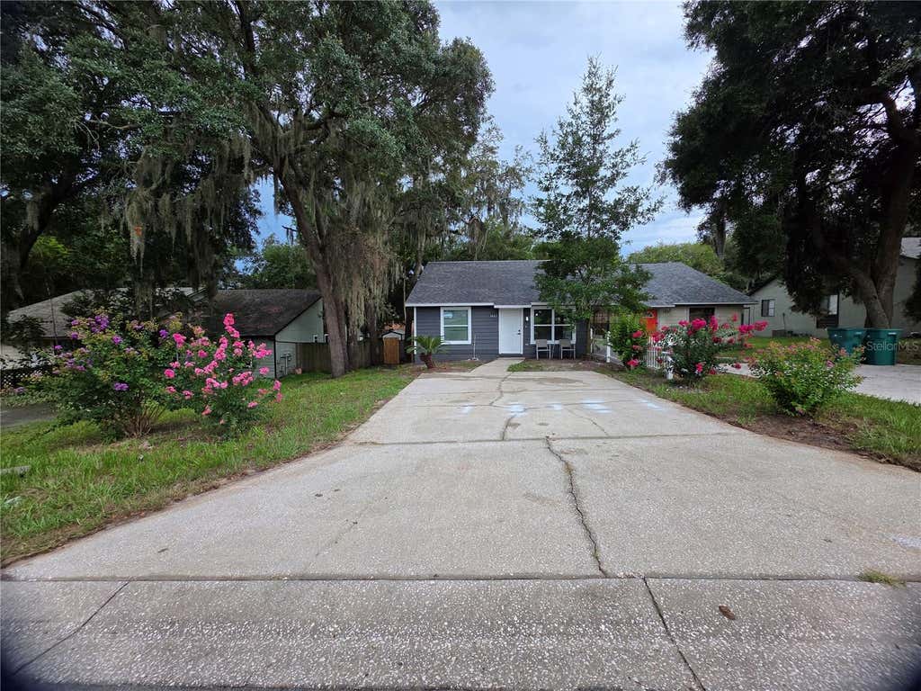 Photo of 1422 Plymouth Avenue, Mount Dora, FL 32757 (MLS # O6434950)