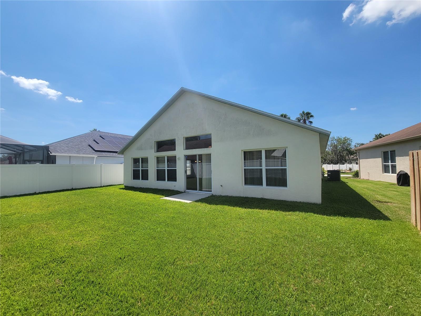 MEADOW POINTE PRCL 08 - Residential Lease