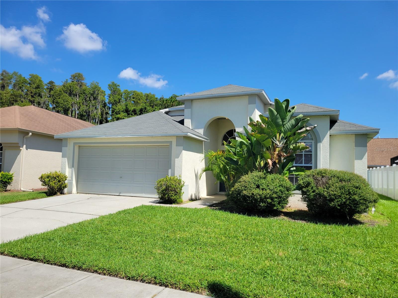 MEADOW POINTE PRCL 08 - Residential Lease