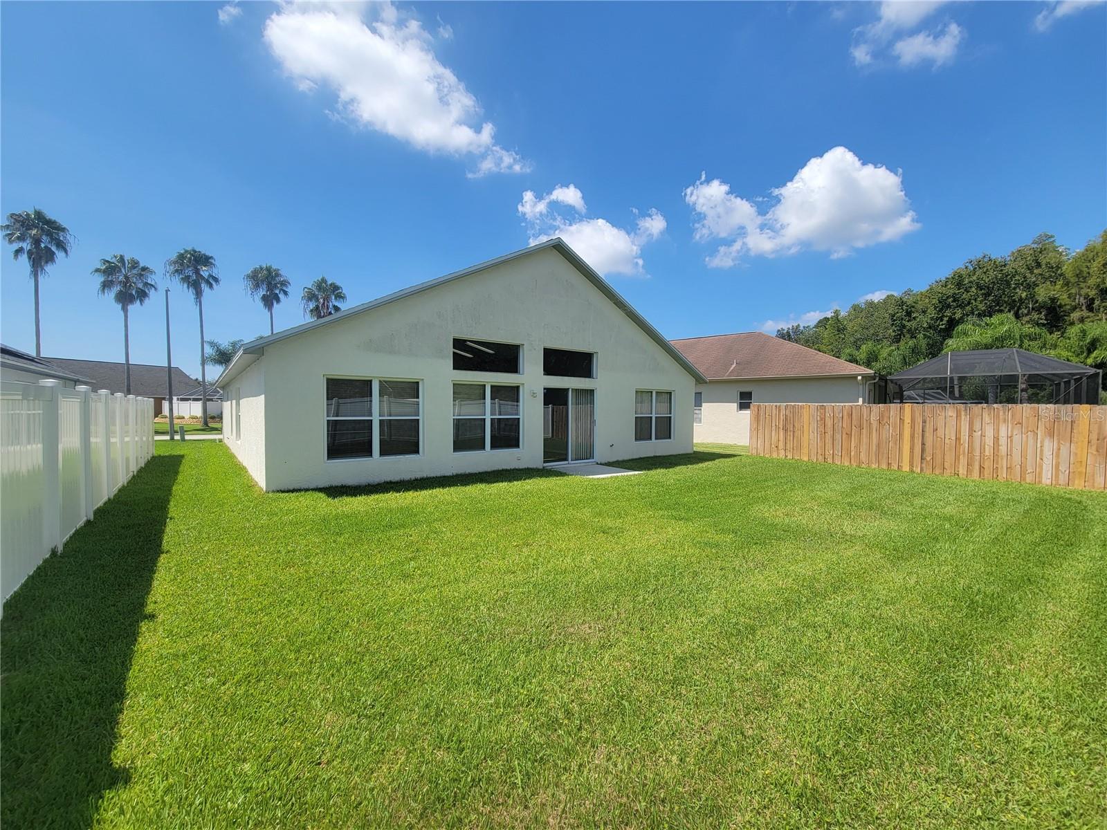 MEADOW POINTE PRCL 08 - Residential Lease