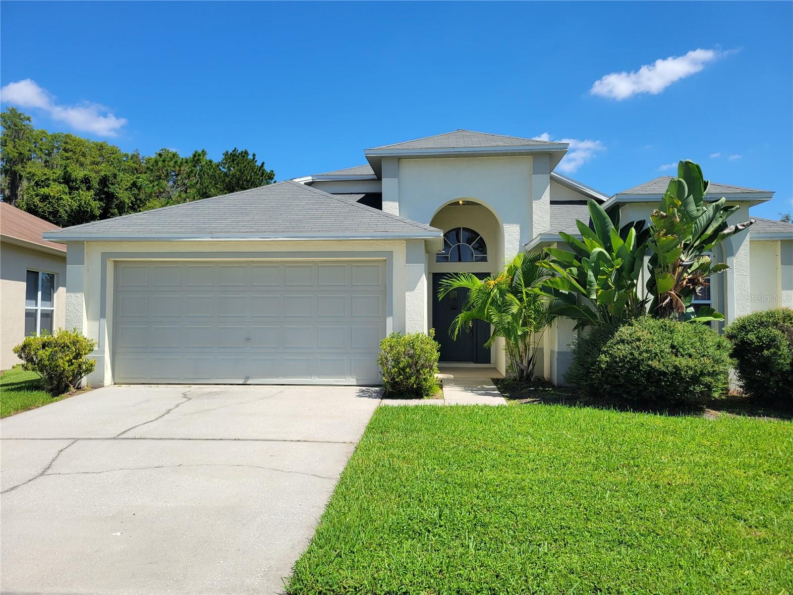 MEADOW POINTE PRCL 08 - Residential Lease