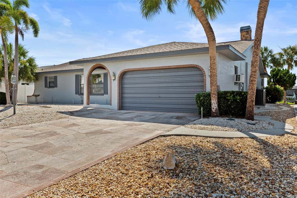 Photo of 921 Birdie Way, Apollo Beach, FL 33572 (MLS # A4698053)