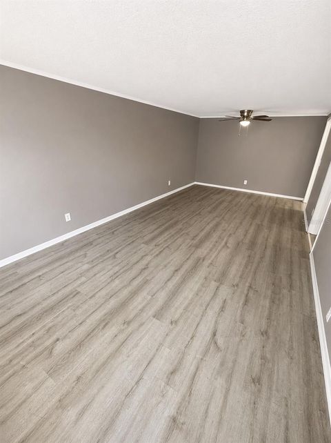 Tiny photo for 420 Mills Street #38, Leesburg, FL 34748 (MLS # OM728169)