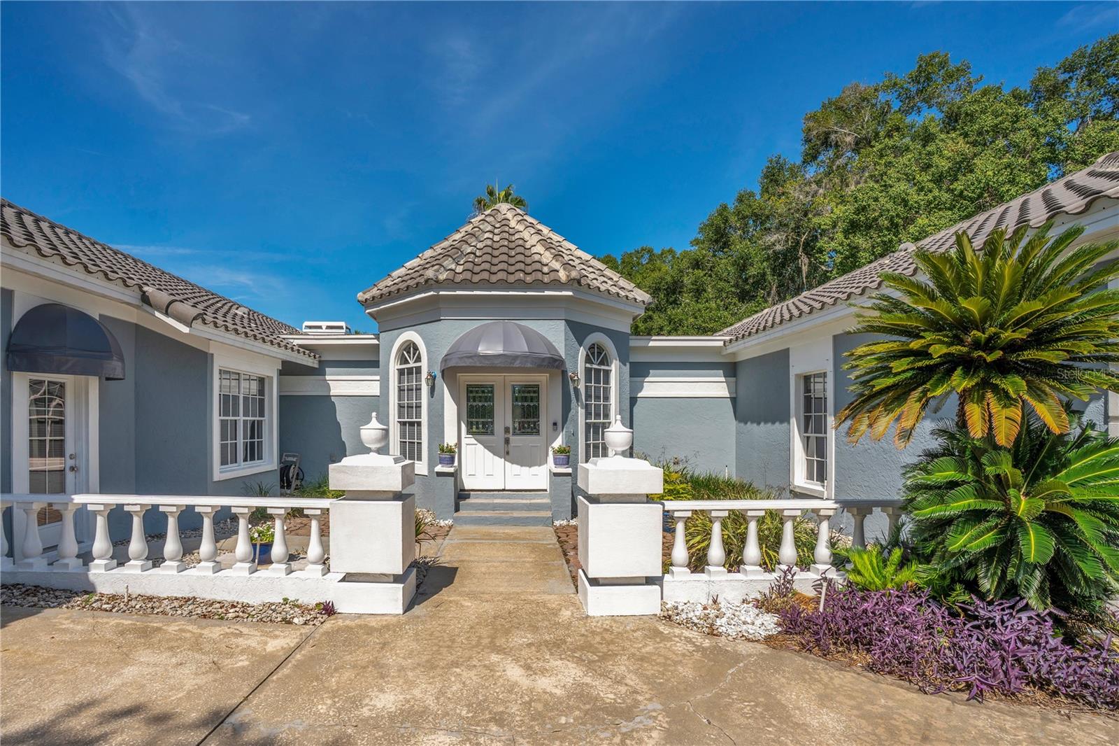 7906 LOST COVE COURT