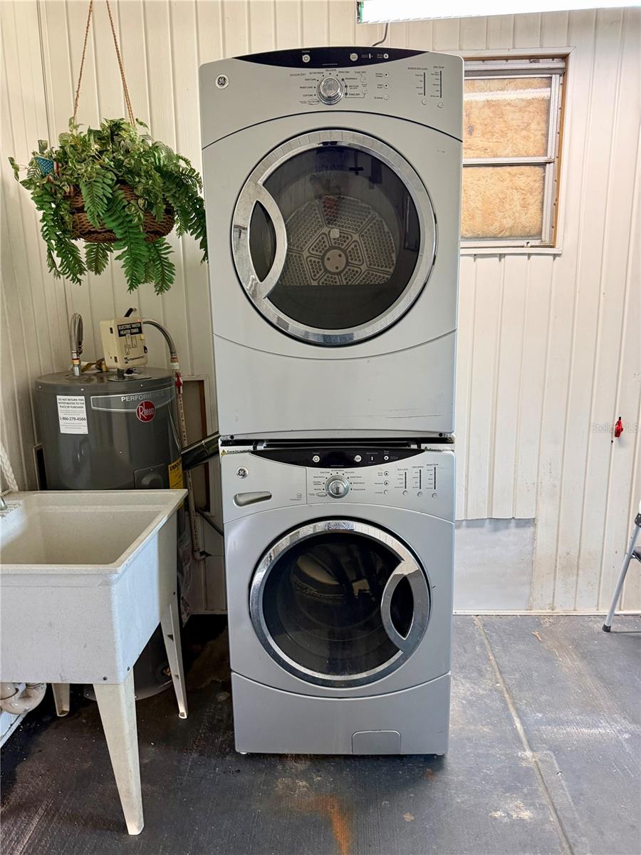 SUNSET PALMS UNREC - Residential